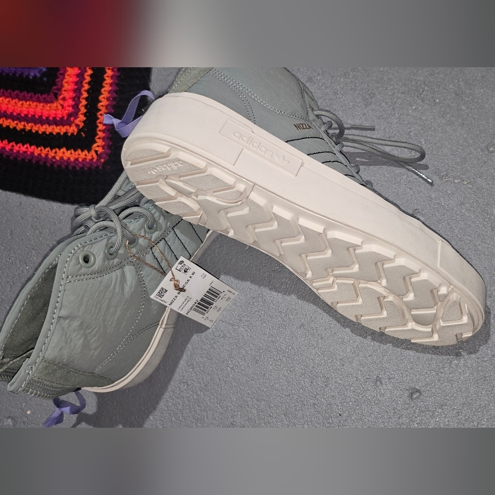 Adidas high top women's size 9